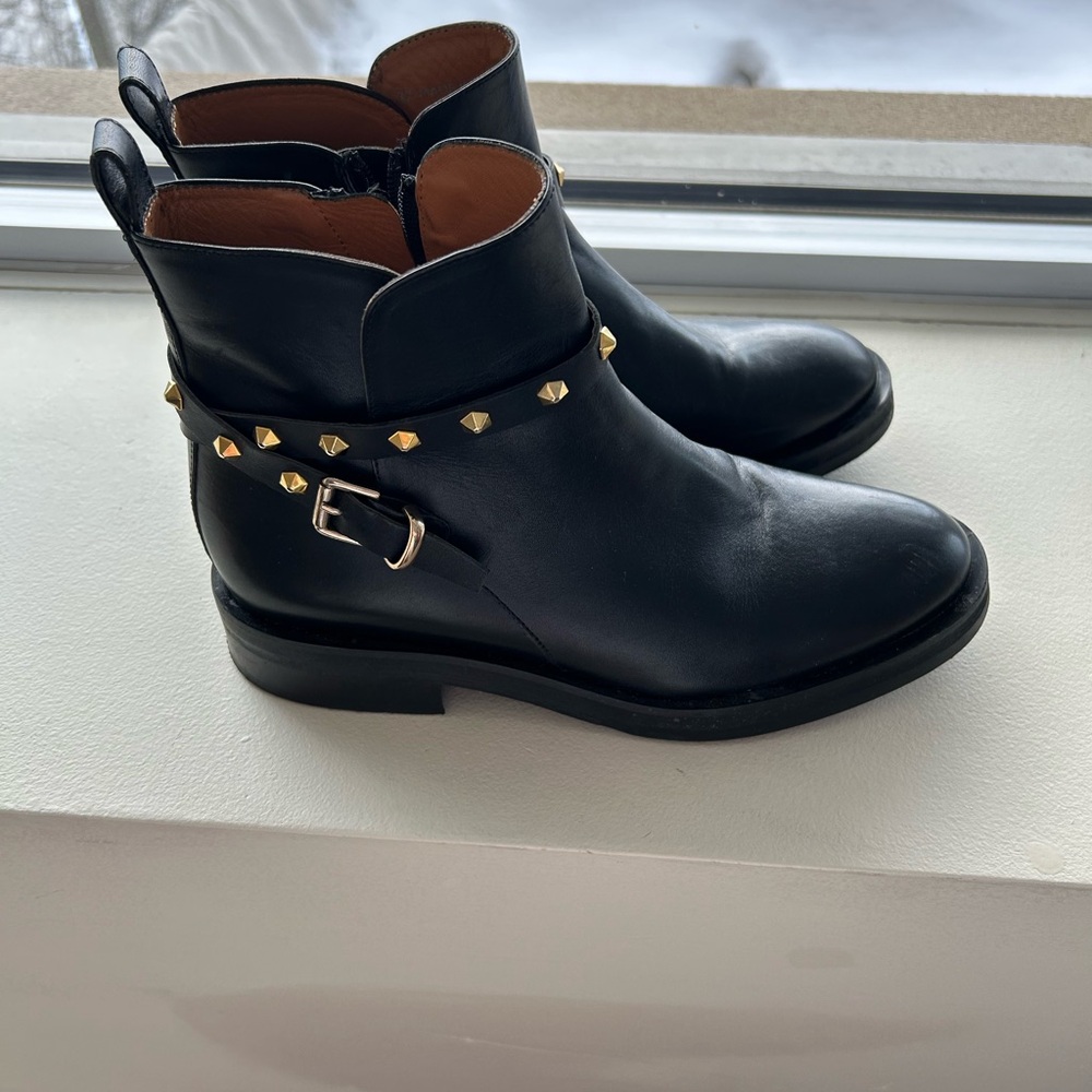 La CANADIENNE Black Studded Heeled Boots